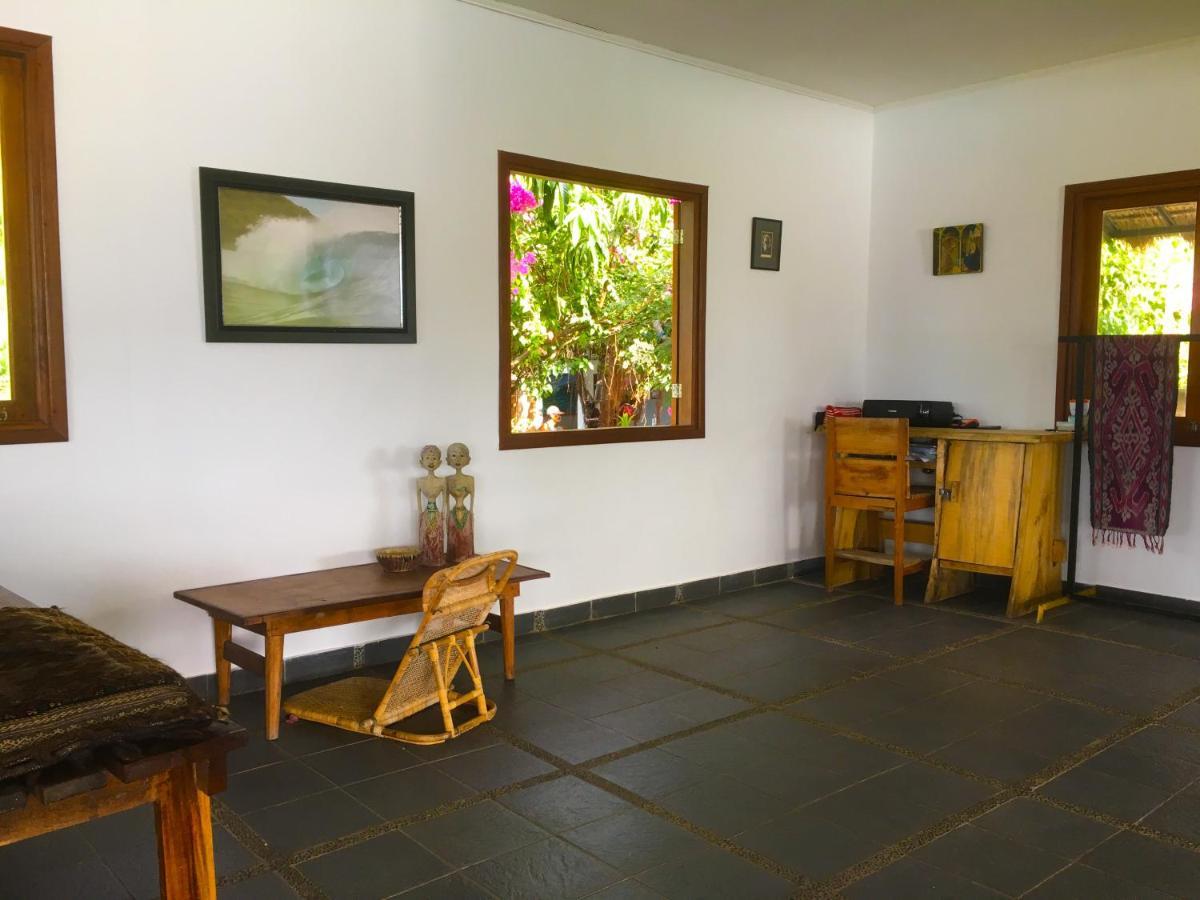 Merdeka House Maluk Εξωτερικό φωτογραφία