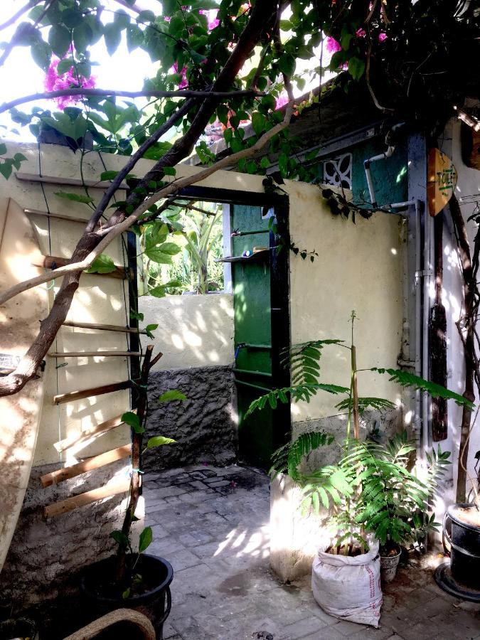 Merdeka House Maluk Εξωτερικό φωτογραφία