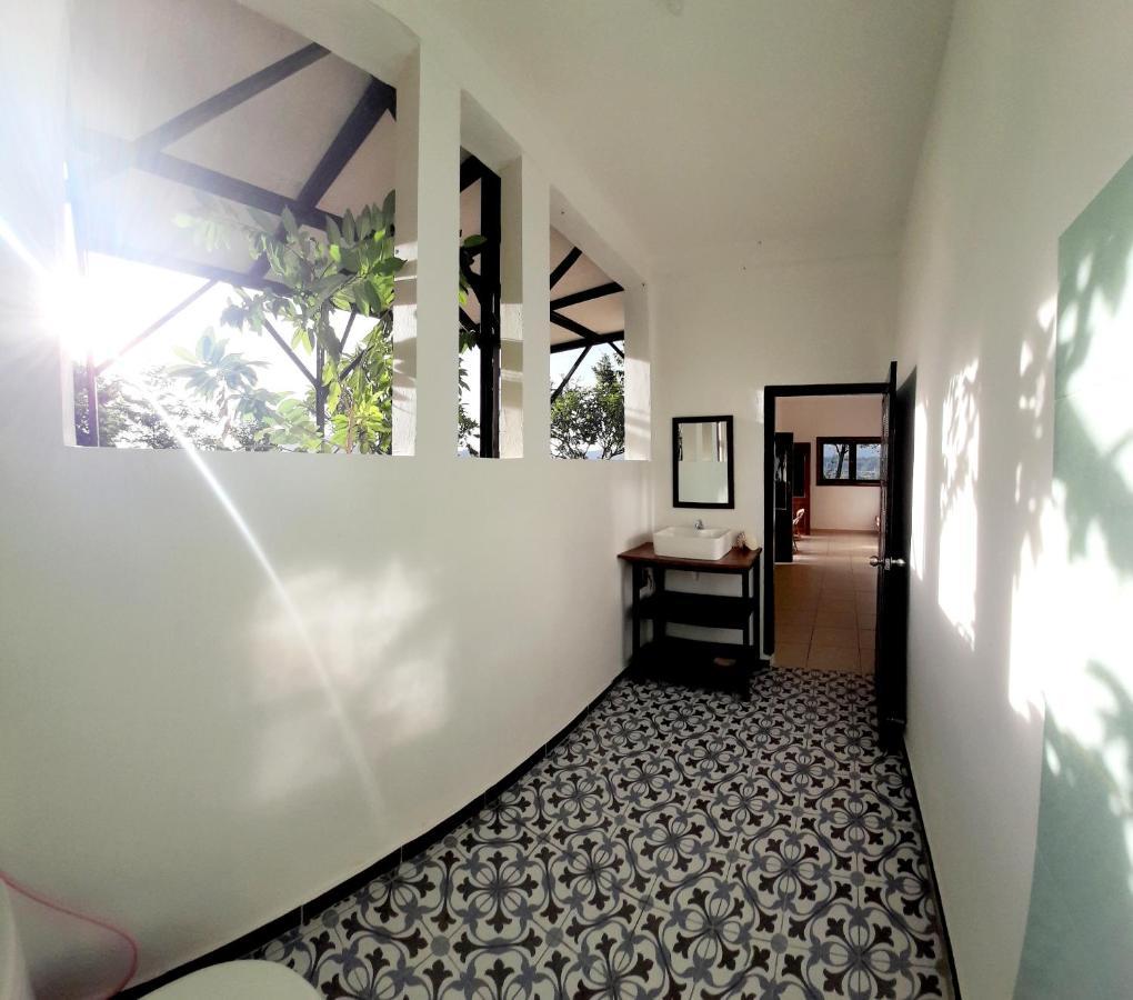 Merdeka House Maluk Εξωτερικό φωτογραφία