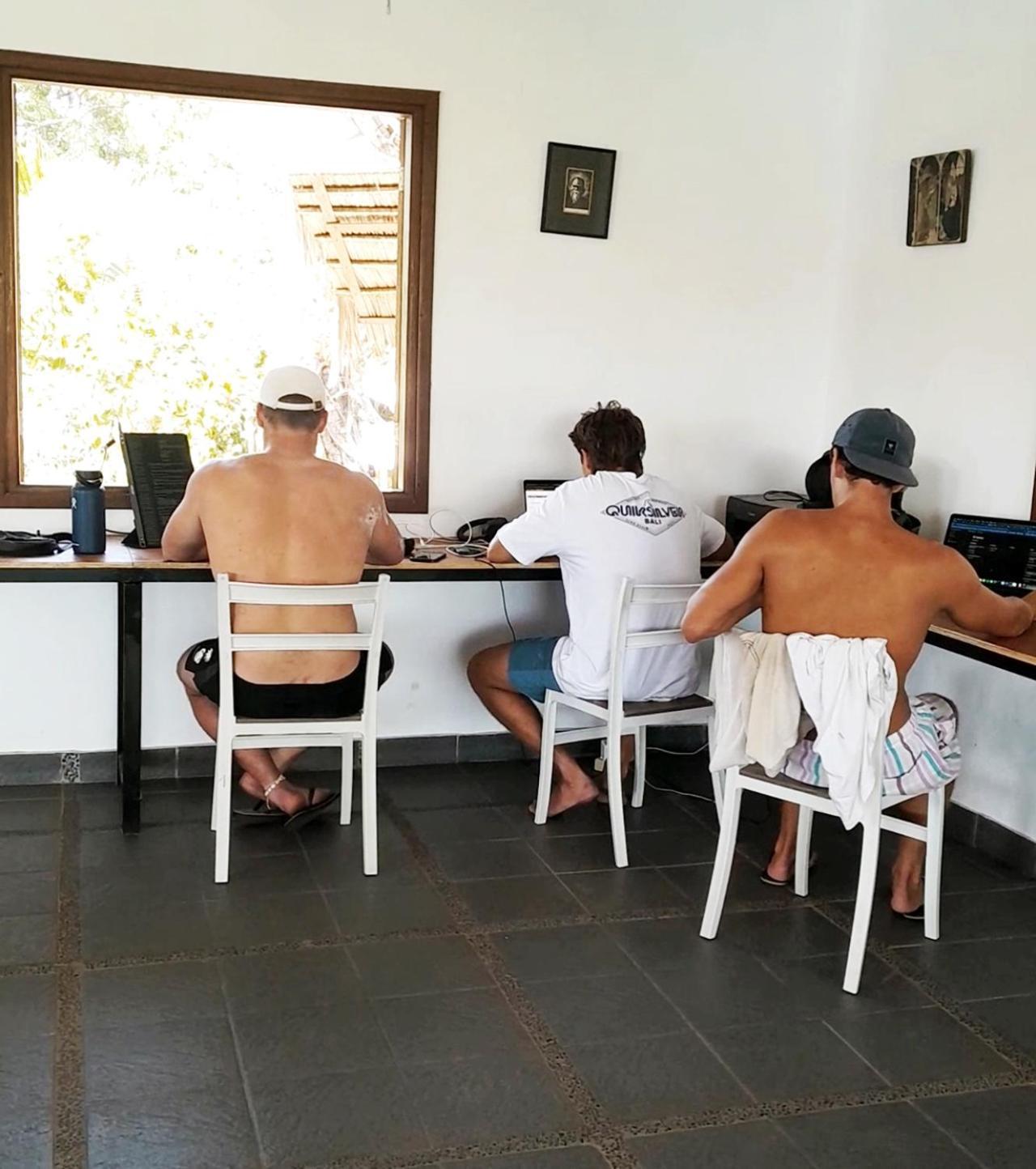 Merdeka House Maluk Εξωτερικό φωτογραφία